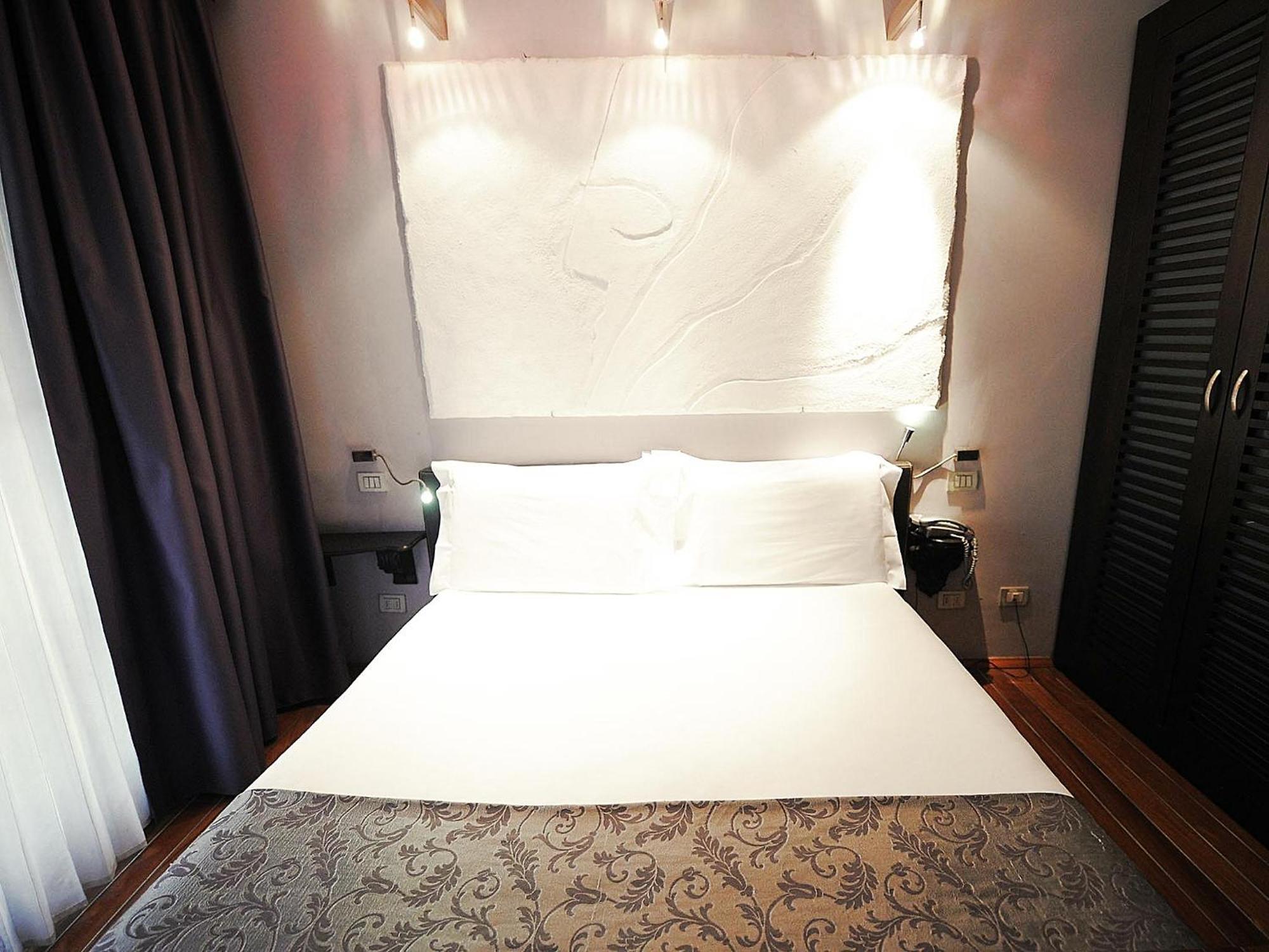 Classic Double Room,1209543640:JPEG
