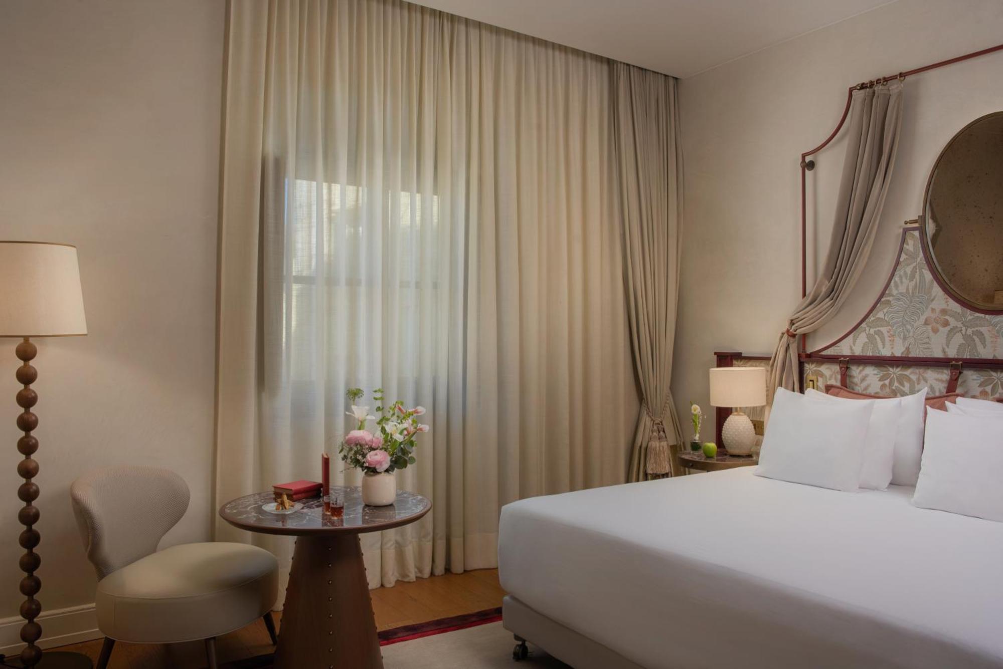 Suite Bartolini con frescos y cama supletoria (2 adultos + 1 niño)