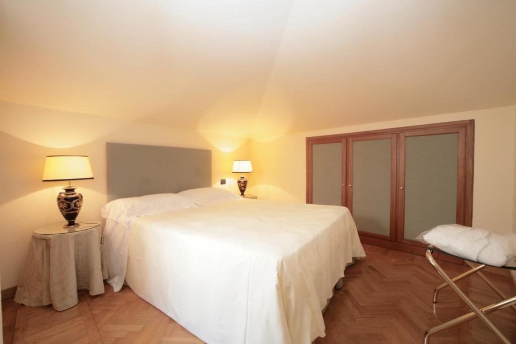 3-bedroom apartment Dome Dome Baptistery Campanile view,1105924245:JPEG