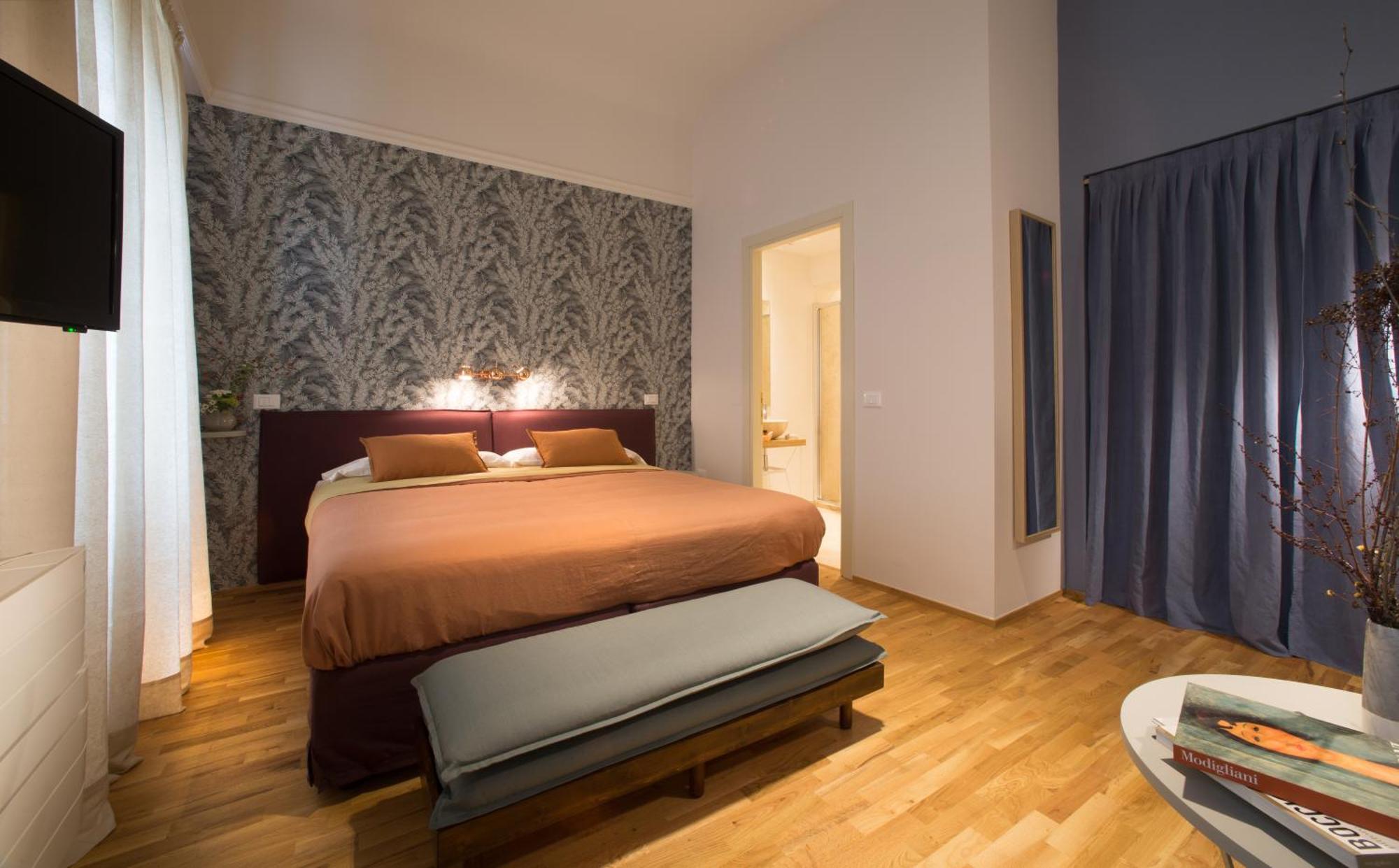 Extra Large Double Room,699395607:JPEG